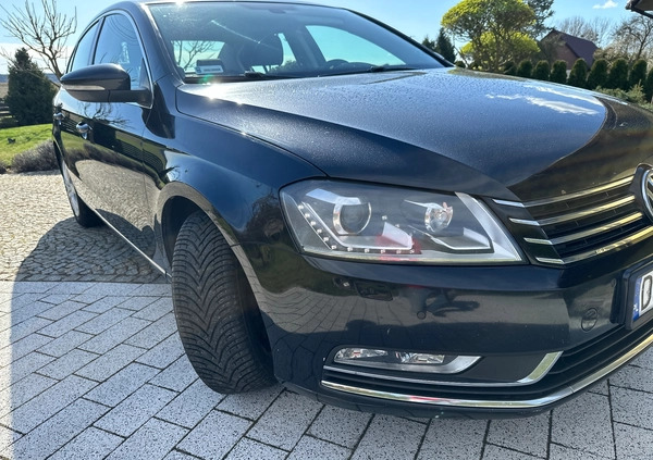 Volkswagen Passat cena 42990 przebieg: 298100, rok produkcji 2013 z Brok małe 379